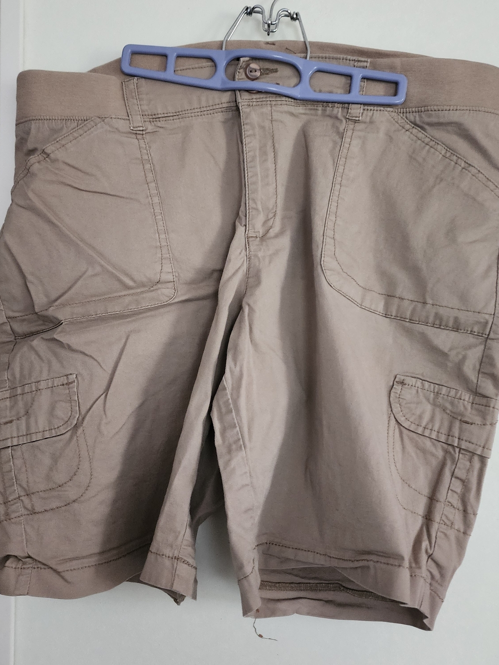 Lee Women's Cargo Shorts in Taupe